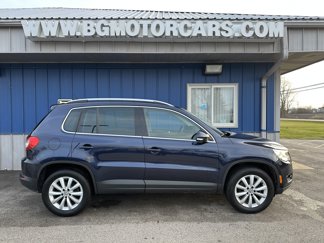 Used 2011 Volkswagen Tiguan SE image 1