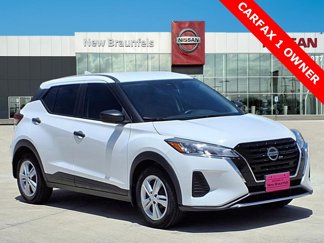 Used 2021 Nissan Kicks S image 1