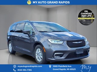 Used 2021 Chrysler Pacifica Touring-L image 1