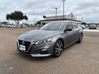 Used 2022 Nissan Altima 2.5 SR image 1