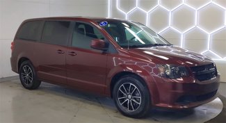 Used 2017 Dodge Grand Caravan SE image 1