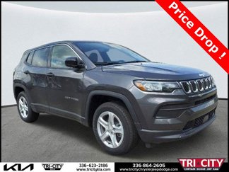 Used 2023 Jeep Compass Sport image 1