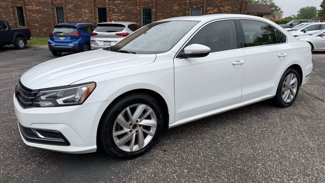 Used 2018 Volkswagen Passat 2.0T SE image 1