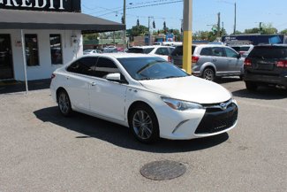Used 2017 Toyota Camry SE image 1