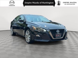 Used 2021 Nissan Altima 2.5 SR image 1