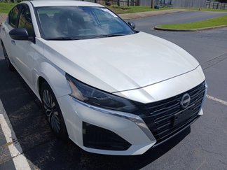 Used 2024 Nissan Altima 2.5 SV image 1