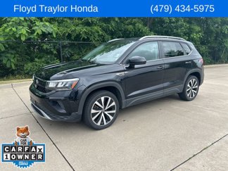 Used 2022 Volkswagen Taos SE image 1