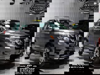 Used 2017 Nissan Rogue S image 1
