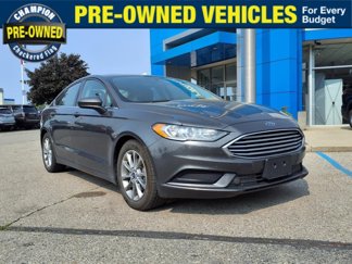 Used 2017 Ford Fusion SE image 1