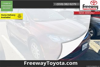 Used 2020 Chrysler Voyager Lxi image 1