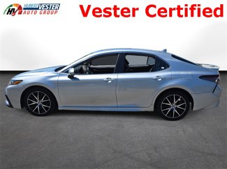 Used 2023 Toyota Camry SE image 1