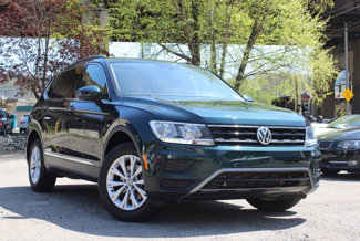 Used 2018 Volkswagen Tiguan SE w/ Panoramic Sunroof Package image 1