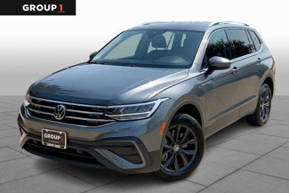 Used 2024 Volkswagen Tiguan SE image 1