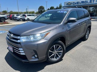 Used 2019 Toyota Highlander XLE image 1