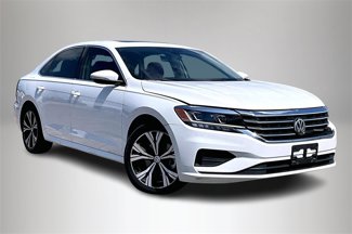 Used 2022 Volkswagen Passat 2.0T SE image 1
