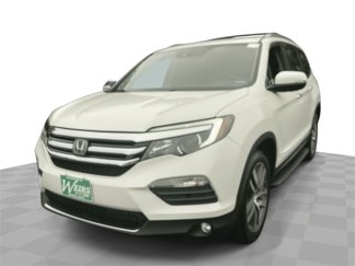 Used 2017 Honda Pilot Touring image 1