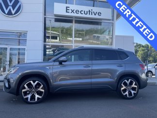 Certified 2022 Volkswagen Taos SEL w/ Panoramic Sunroof Package image 1