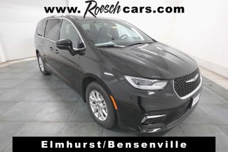 New 2025 Chrysler Pacifica Select image 1
