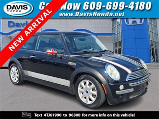 Used 2004 MINI Cooper Hardtop image 1