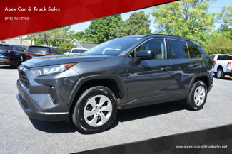 Used 2020 Toyota RAV4 LE image 1