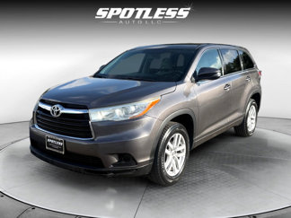 Used 2015 Toyota Highlander LE image 1