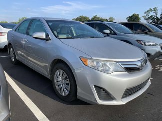 Used 2013 Toyota Camry LE image 1