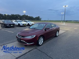 Used 2015 Chrysler 200 Limited w/ Convenience Group image 1