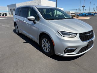 Used 2023 Chrysler Pacifica Touring-L image 1