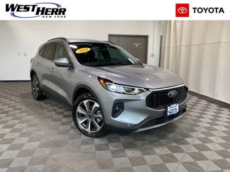 Used 2024 Ford Escape Platinum image 1