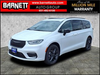 New 2025 Chrysler Pacifica Limited image 1