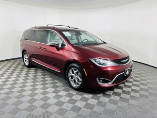 Used 2017 Chrysler Pacifica Limited image 1