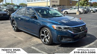 Used 2020 Volkswagen Passat 2.0T R-Line image 1