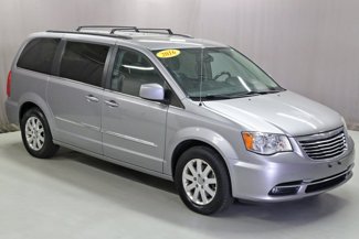 Used 2016 Chrysler Town & Country Touring image 1