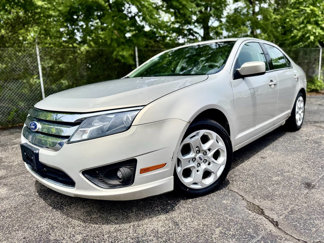 Used 2010 Ford Fusion SE image 1