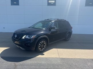 Used 2020 Nissan Pathfinder SL image 1