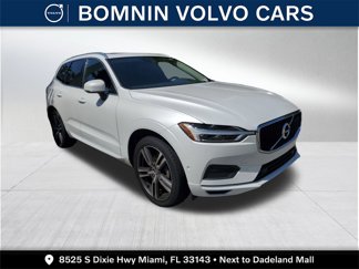 Used 2018 Volvo XC60 T5 Momentum w/ Vision Package image 1
