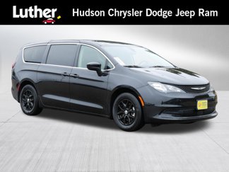 Used 2022 Chrysler Voyager LX image 1