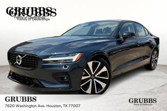 Certified 2022 Volvo S60 B5 Momentum w/ Premium Package image 1