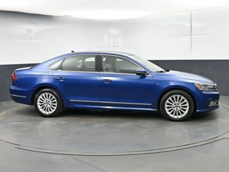 Used 2017 Volkswagen Passat 1.8T SE w/ SE Lighting Package image 1