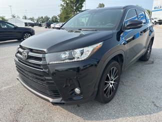 Used 2017 Toyota Highlander SE image 1