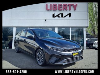 Used 2022 Kia Forte LXS image 1