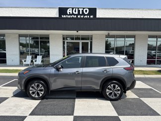 Used 2023 Nissan Rogue SV image 1