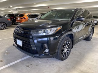 Used 2017 Toyota Highlander SE image 1
