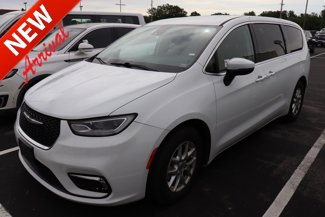 Used 2023 Chrysler Pacifica Touring-L image 1