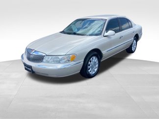 Used 2001 Lincoln Continental image 1