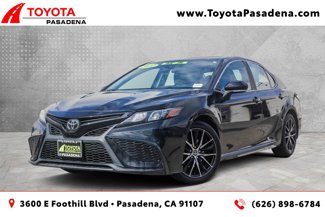 Used 2022 Toyota Camry SE image 1