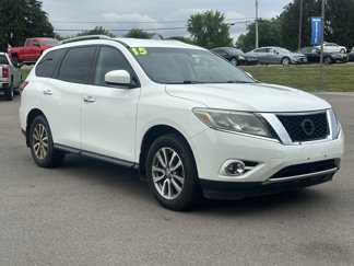Used 2015 Nissan Pathfinder SV image 1