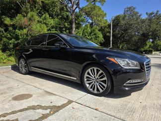 Used 2015 Hyundai Genesis 5.0 image 1