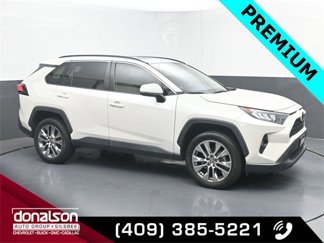 Used 2021 Toyota RAV4 XLE Premium image 1