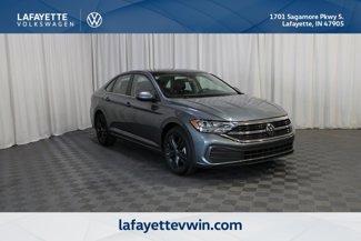 Used 2023 Volkswagen Jetta SE image 1